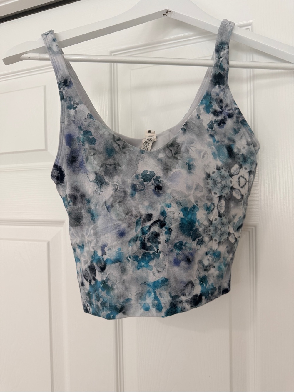 lululemon athletica Blue and Gray Floral Scoop Crop Tank